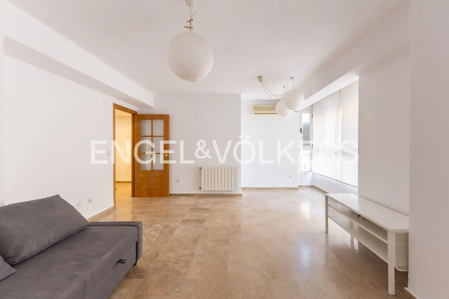 Wohnzimmer von Wohnung zum Verkauf in Valencia mit Klimaanlage, Heizung und Terrasse