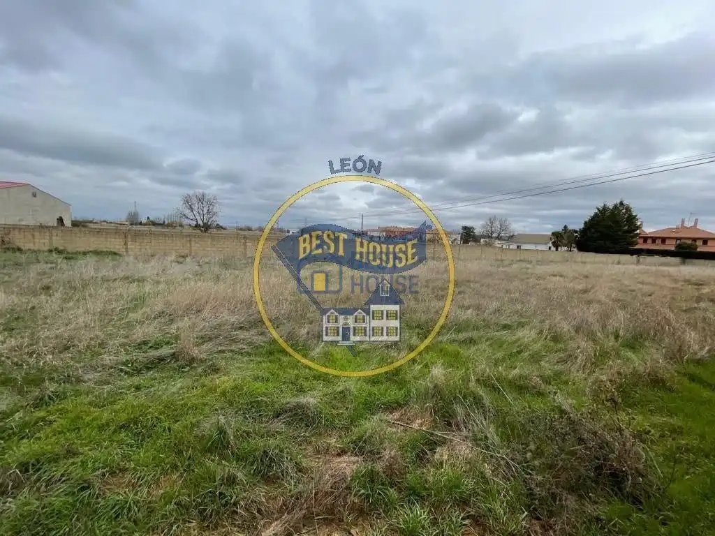 Residential land for sale in Onzonilla, imagen 2