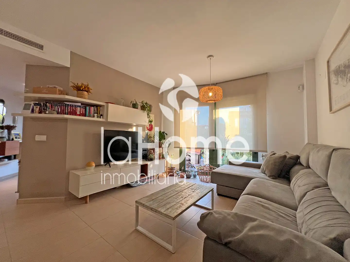 Sala de estar de Casa adosada en venta en Bétera con Aire acondicionado, Calefacción y Jardín privado
