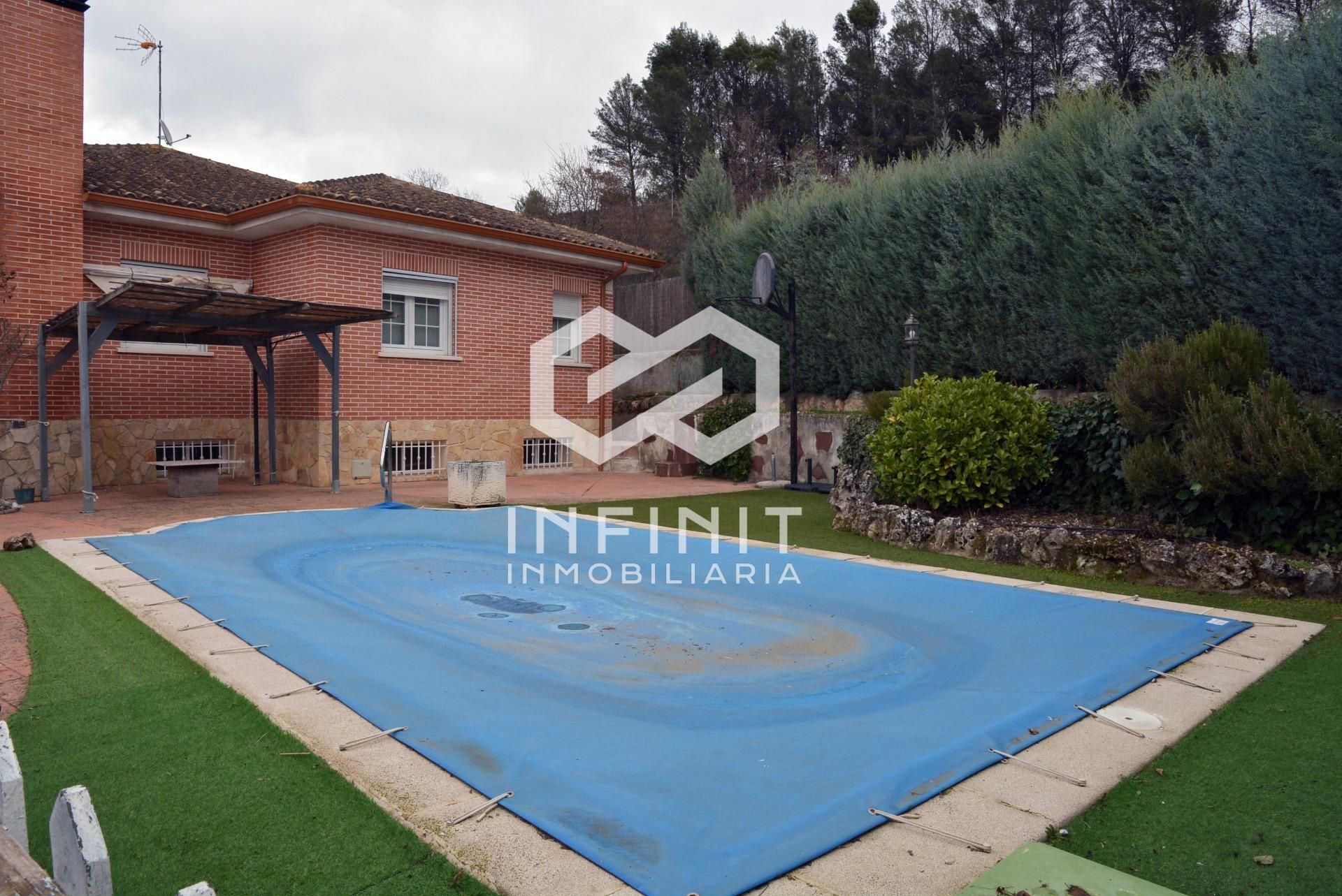 Swimming pool of House or chalet for sale in Anchuelo  with Private garden, Terrace and Storage room