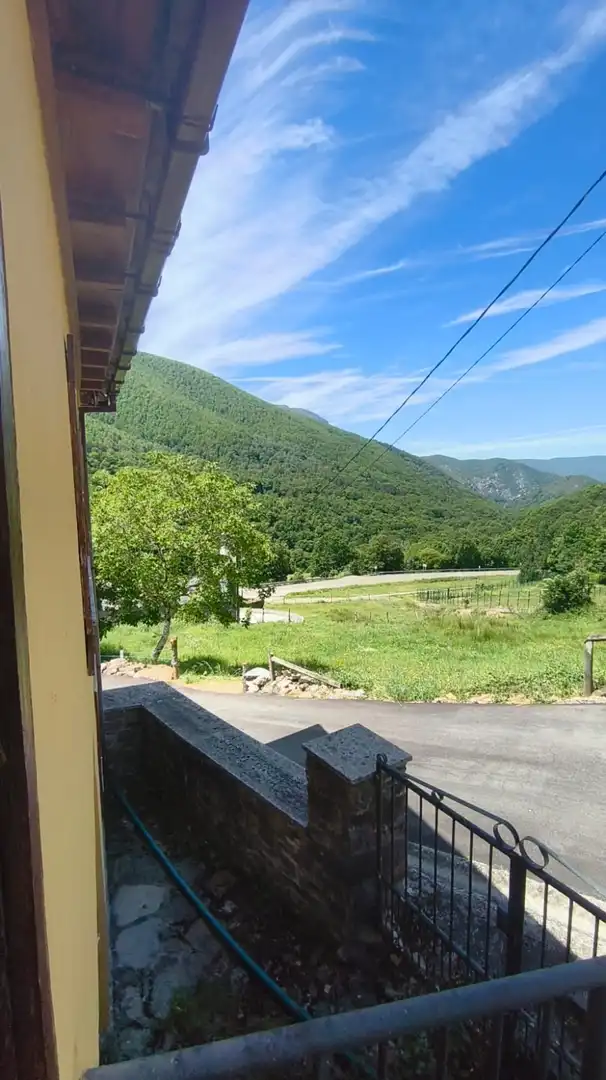 Vista exterior de Casa o xalet en venda en Degaña amb Traster