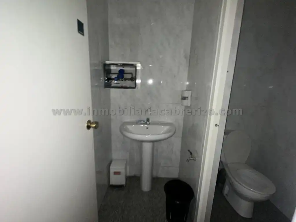 Local comercial de lloguer a Avenida de la Paz, imagen 15