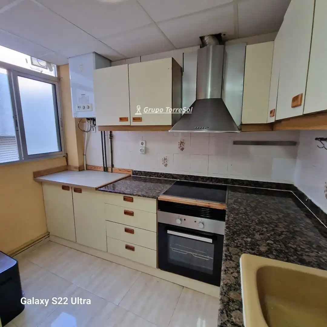 Cuina de Àtic en venda en La Pobla de Montornès   amb Calefacció i Terrassa