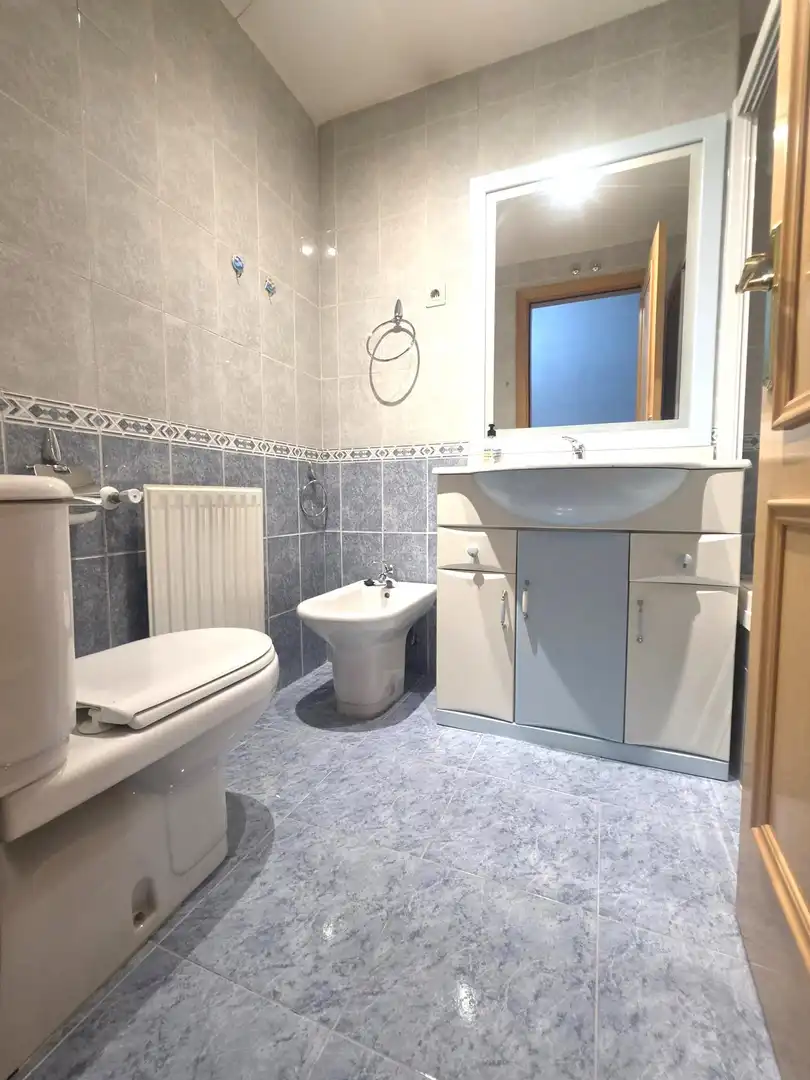 Badezimmer von Wohnung zum Verkauf in Leganés mit Klimaanlage, Heizung und Parkett