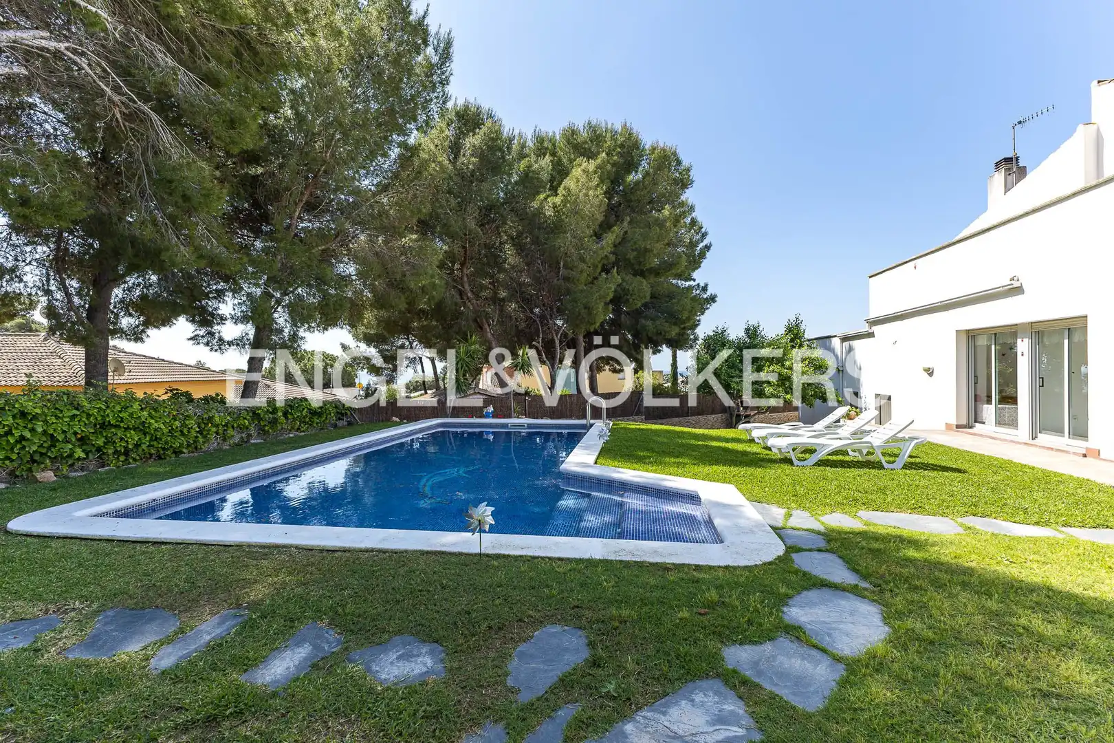 Piscina de Casa o chalet en venta en Calafell con Aire acondicionado, Calefacción y Jardín privado