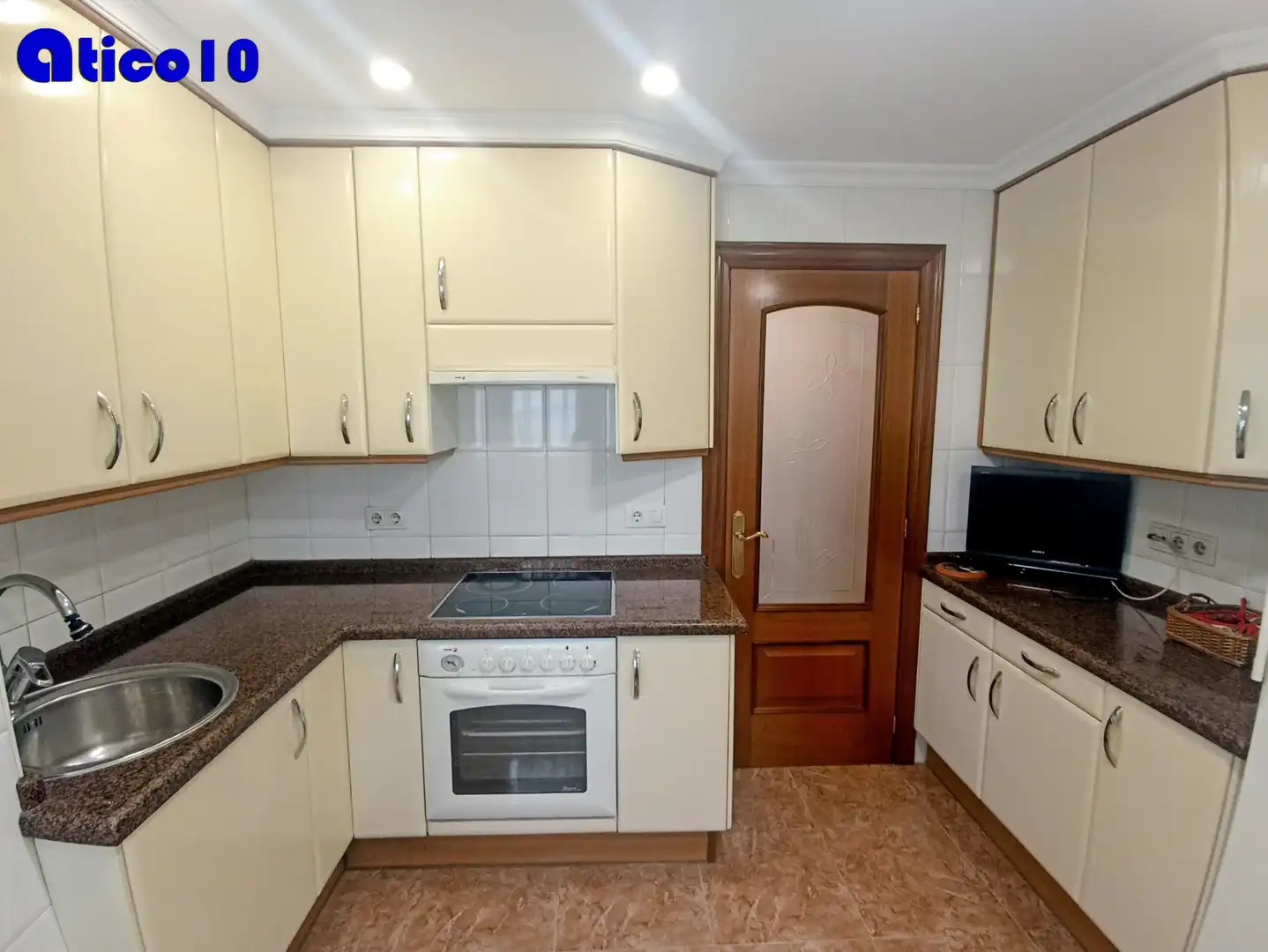 Küche von Wohnung zur Miete in Oviedo  mit Heizung, Terrasse und Möbliert