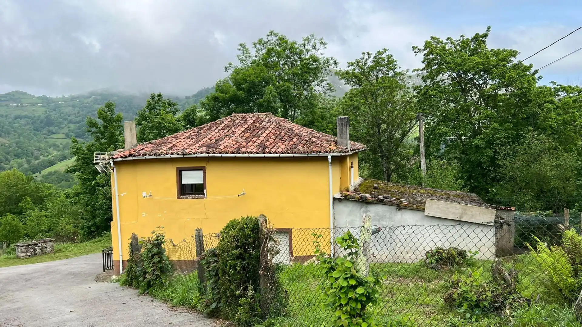 Vista exterior de Casa o chalet en venta en Parres con Jardín privado