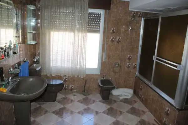 Baño de Casa adosada en venta en Urda con Calefacción, Terraza y Trastero
