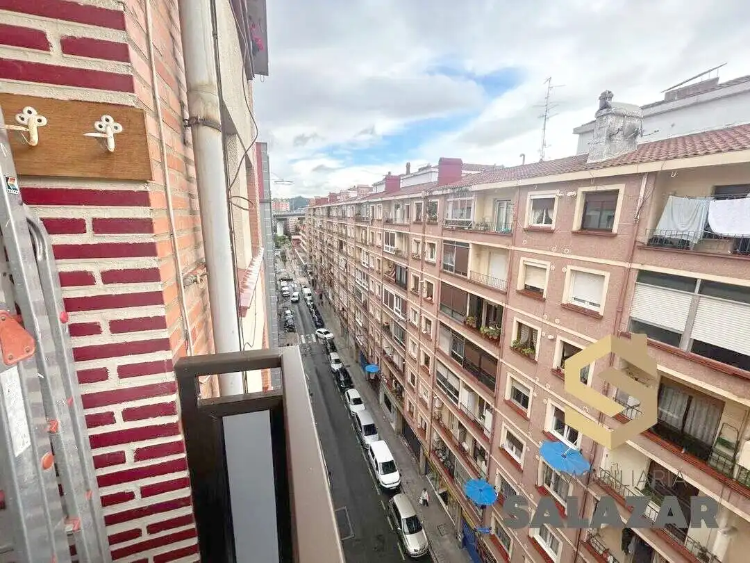 Außenansicht von Wohnung zur Miete in Bilbao  mit Heizung und Terrasse