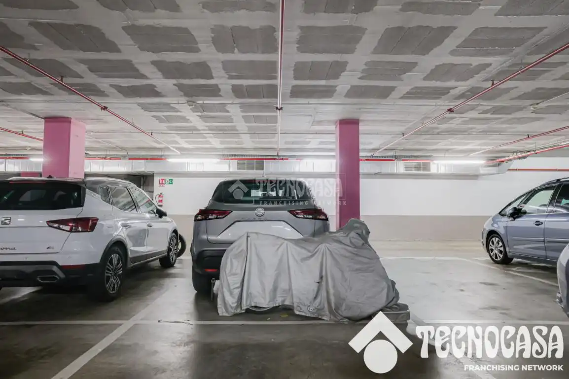 Parking de Piso en venta en Viladecans con Terraza, Trastero y Amueblado