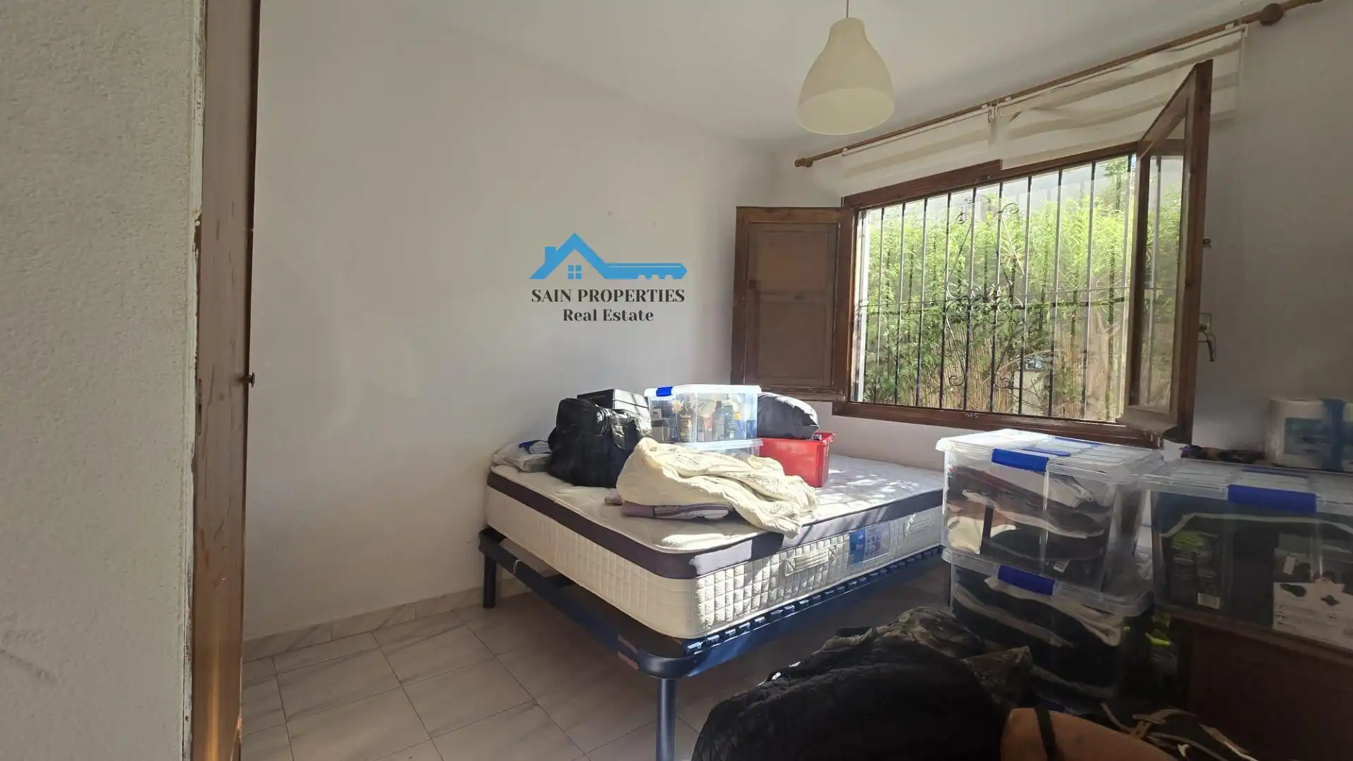 Dormitori de Casa adosada en venda en La Nucia amb Aire condicionat, Calefacció i Jardí privat