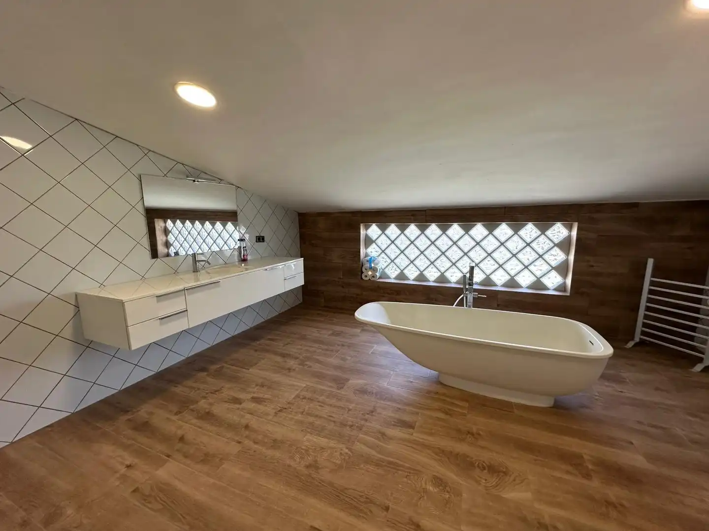 Bathroom of Houses for sale in Dolores  with Air Conditioner, Heating and Swimming Pool