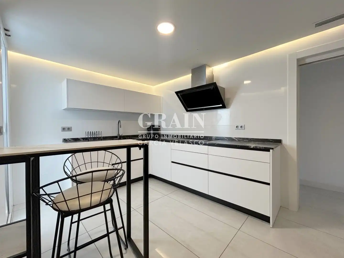 Kitchen of Flat for sale in Albacete  with Air Conditioner, Heating and Balcony