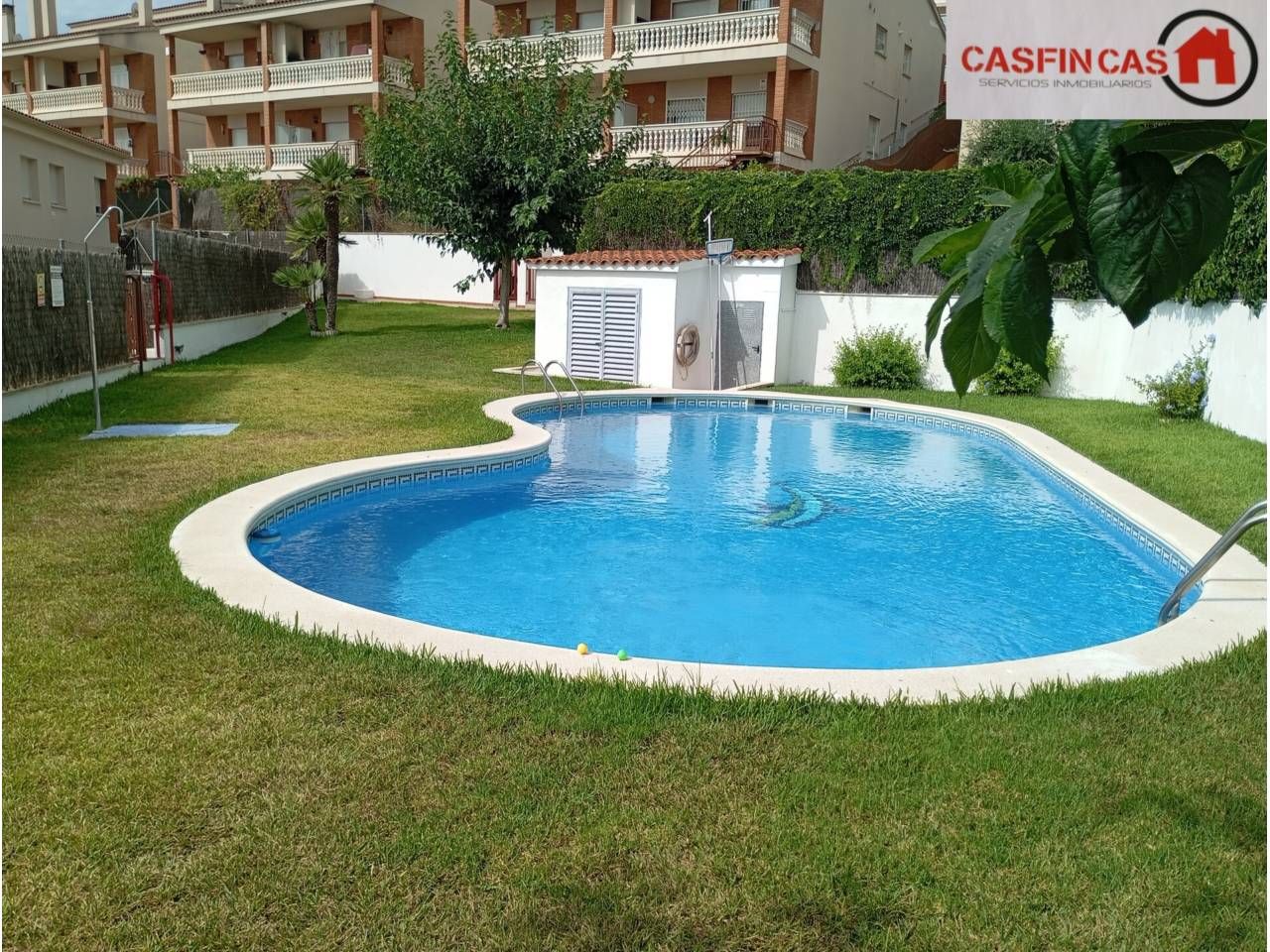Piscina de Casa o xalet en venda en Calafell amb Aire condicionat, Calefacció i Jardí privat