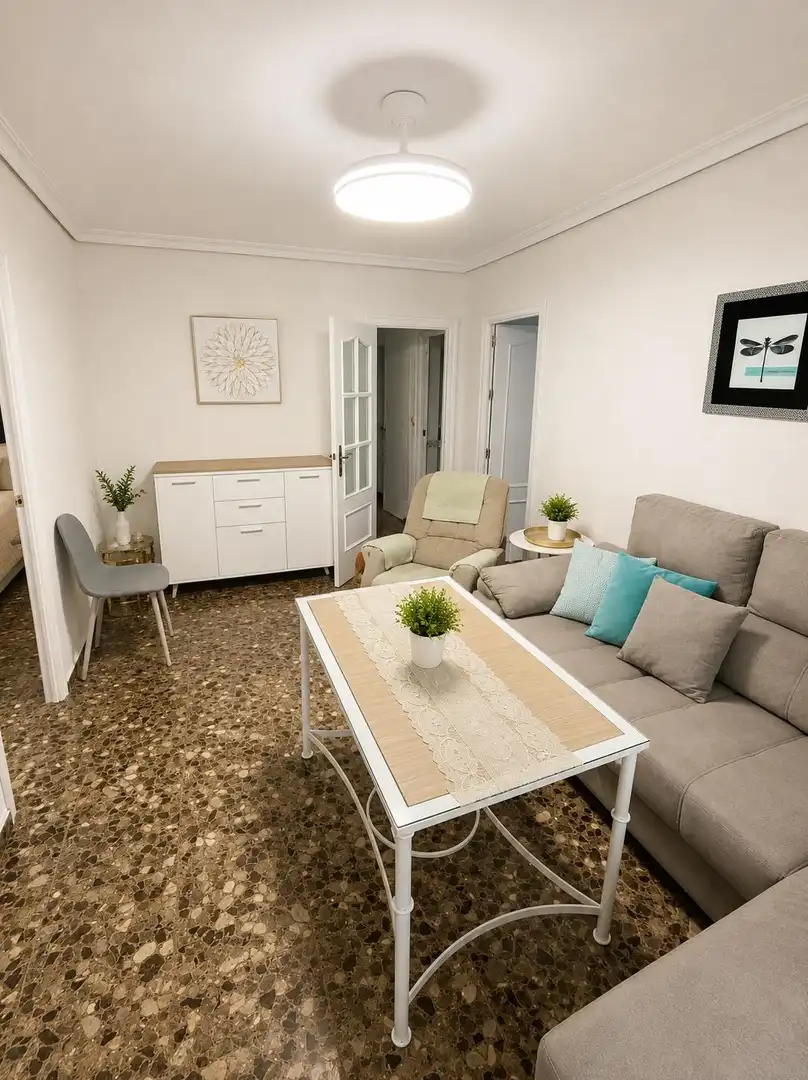Sala d'estar de Pis de lloguer en Sevilla amb Balcó