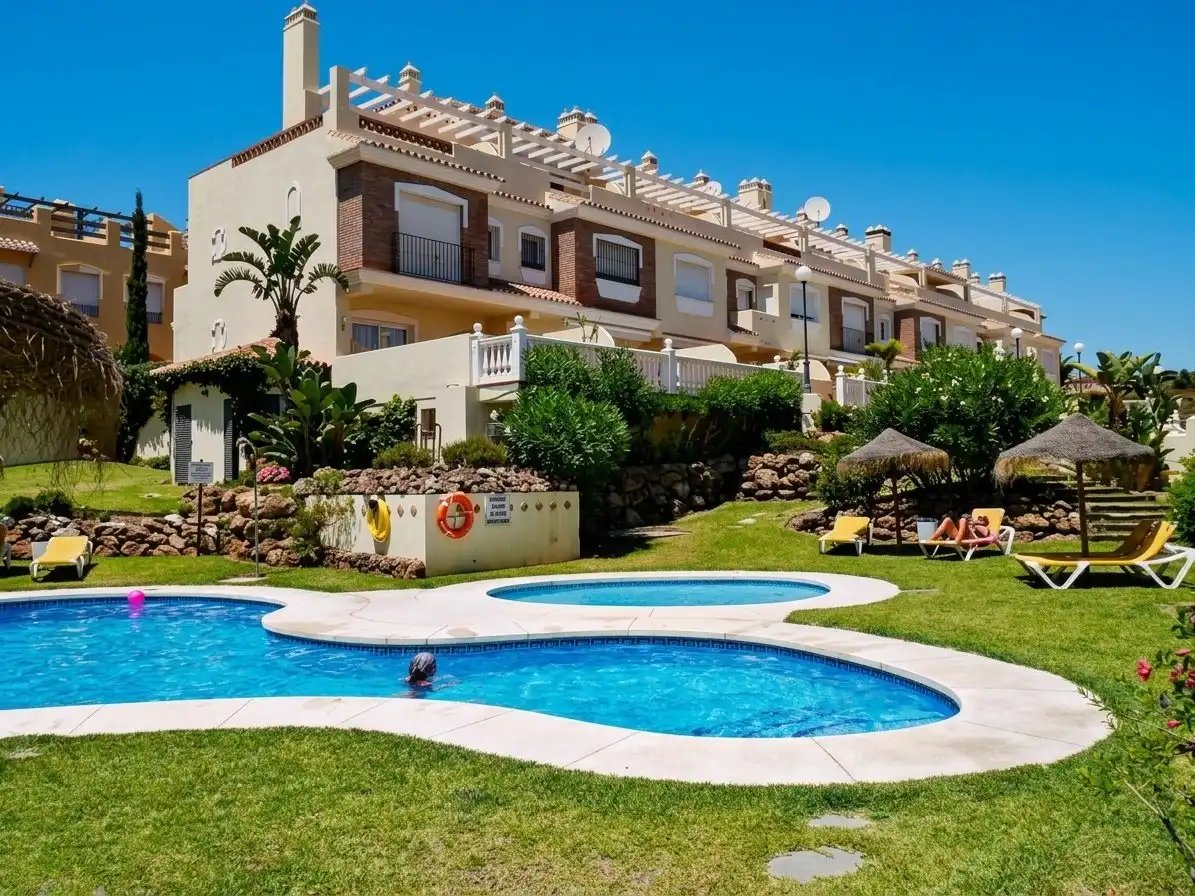 Garden of Houses for sale in Nerja  with Air Conditioner and Community pool