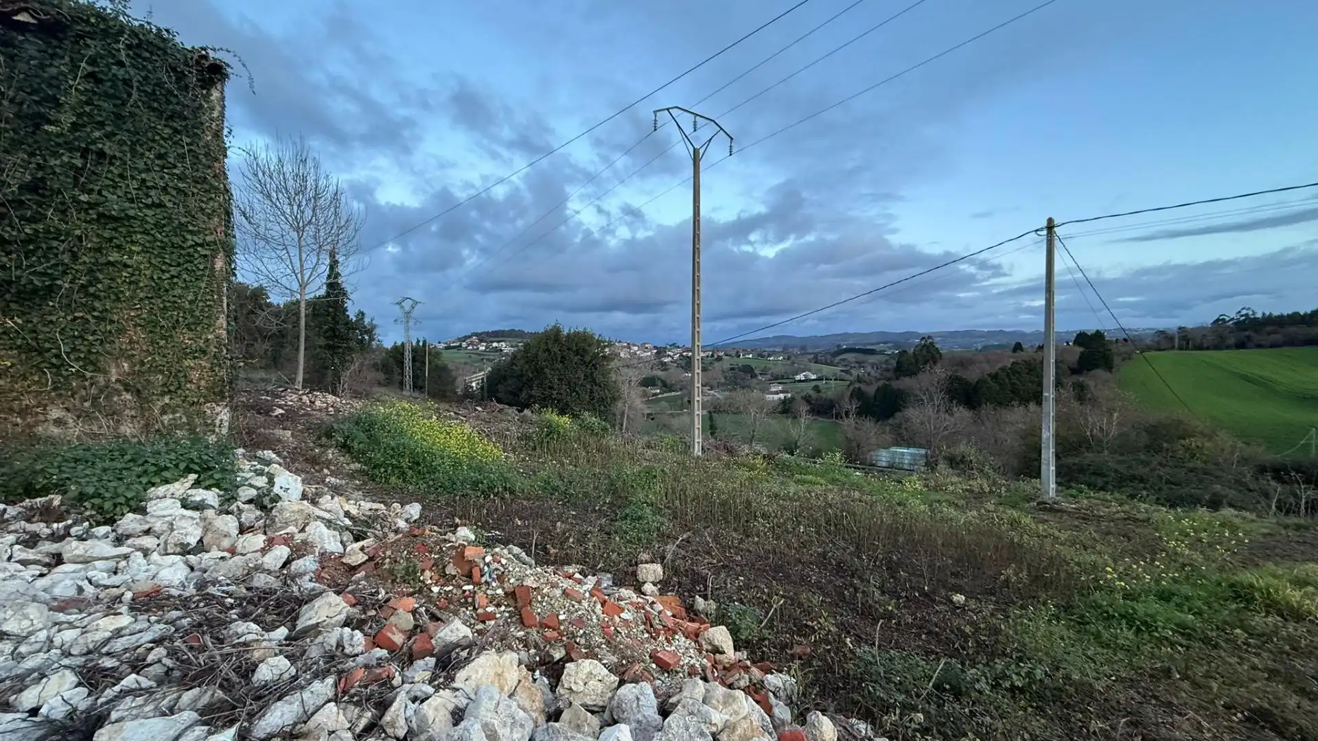 Residencial en venda en Valdáliga