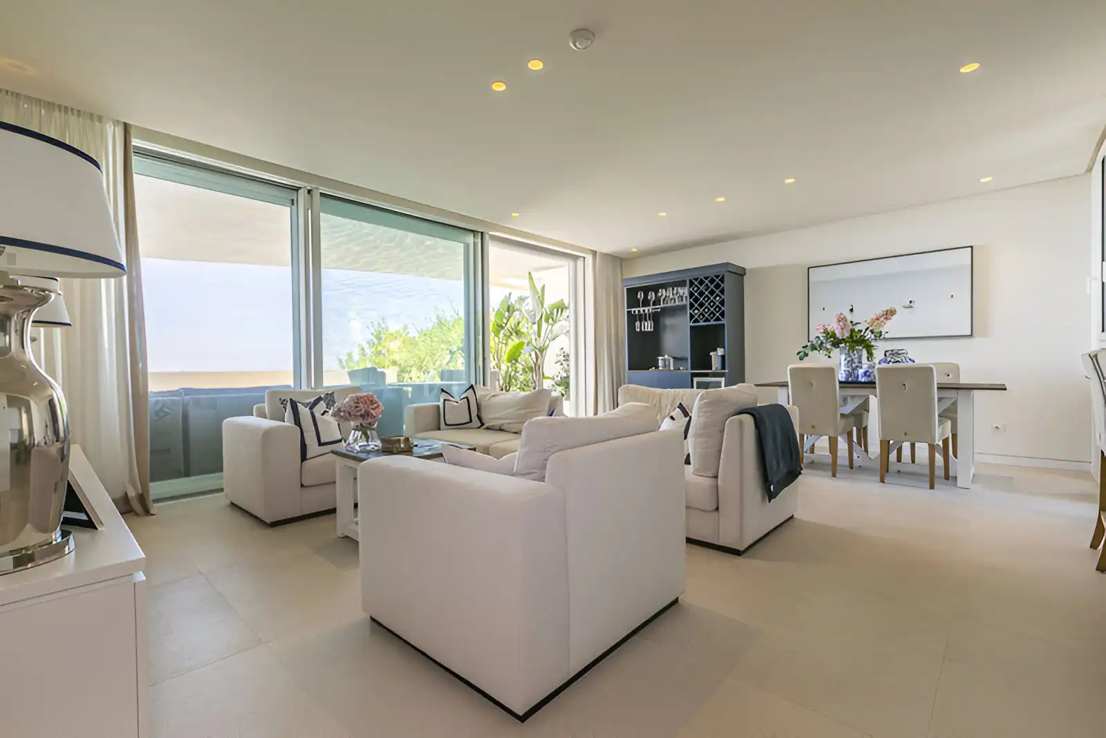 Living room of Ground floor for sale in Marbella  with Air Conditioner, Terrace and Storage room