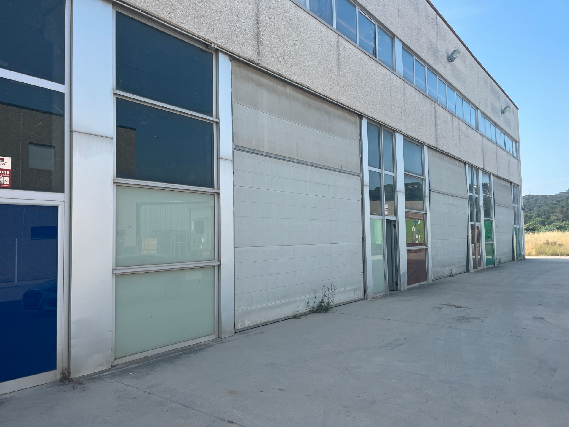 Vista exterior de Nau industrial de lloguer en Fogars de la Selva amb Alarma