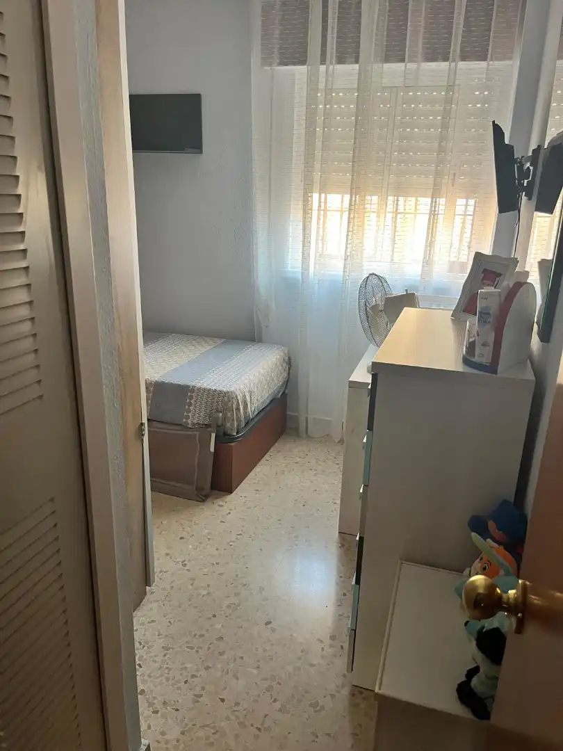Habitación de Casa adosada en venta en Algeciras con Jardín privado y Amueblado