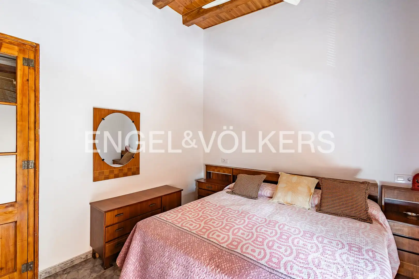 Dormitori de Casa o xalet en venda en Santa Coloma de Cervelló amb Aire condicionat, Calefacció i Jardí privat