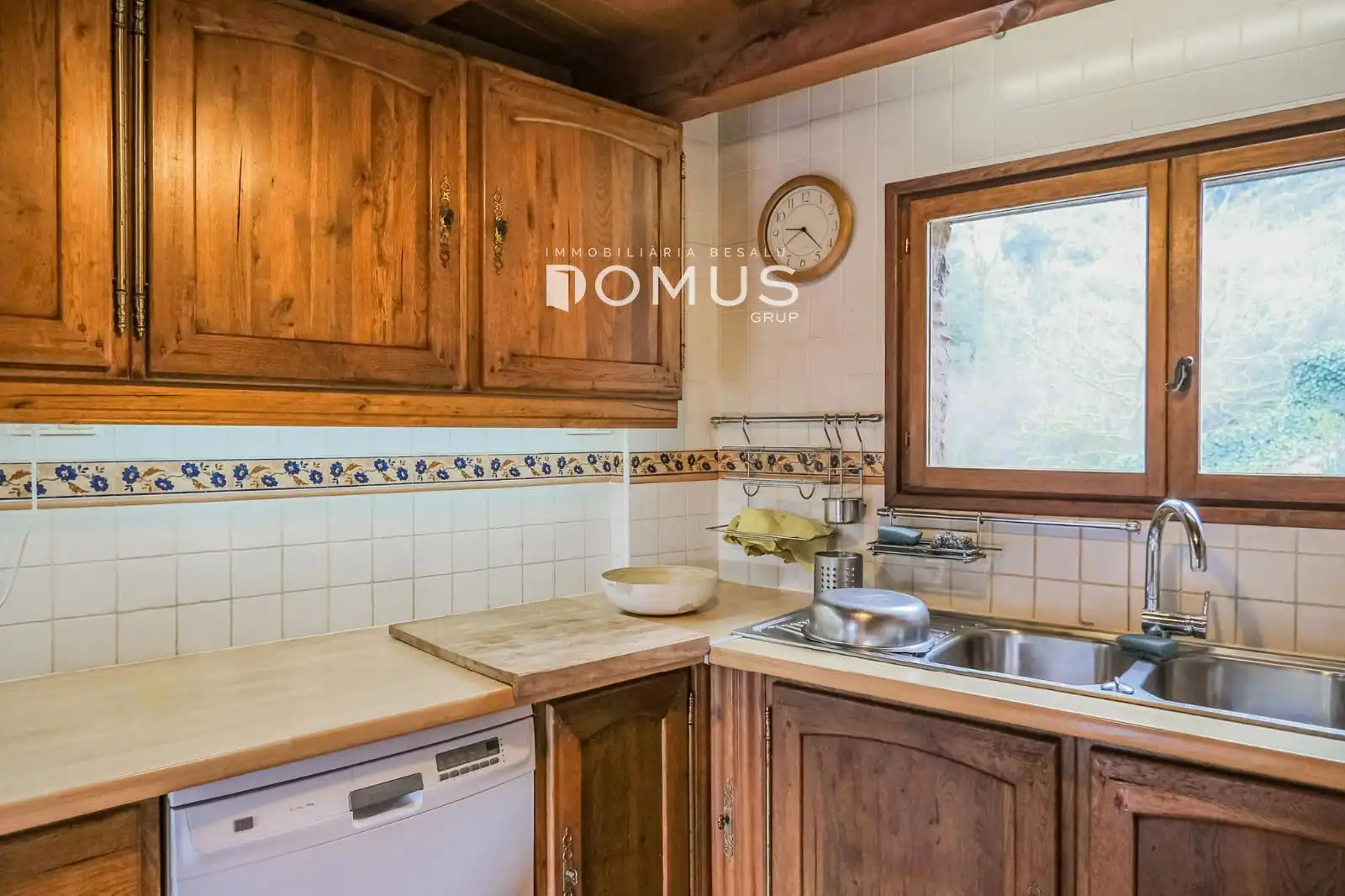 Cocina de Finca rústica en venta en Santa Pau con Calefacción, Parquet y Piscina