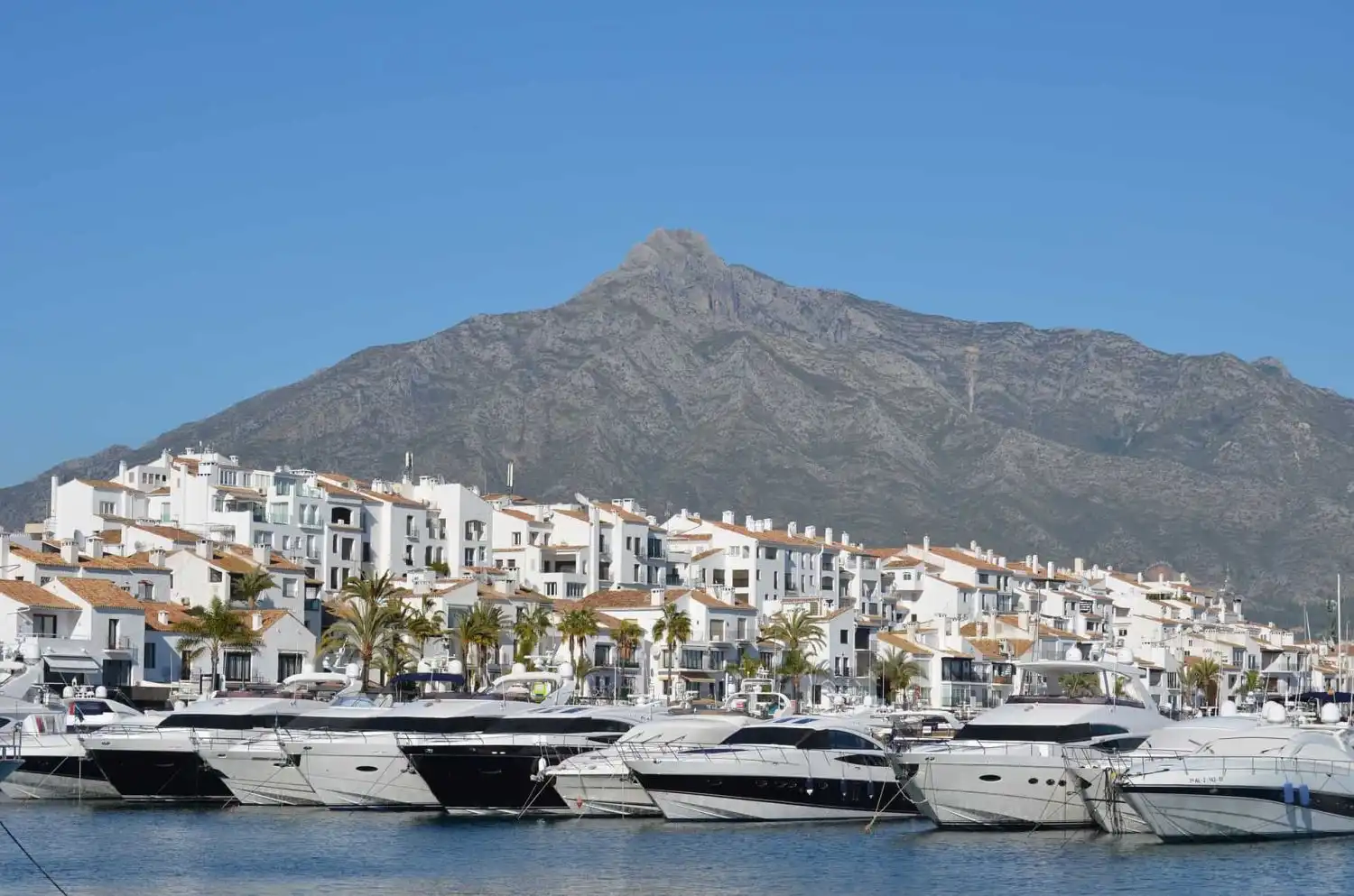 Vista exterior de Pis en venda en Marbella amb Aire condicionat, Calefacció i Parquet