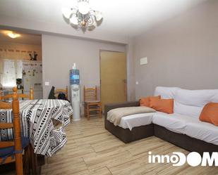 Sala d'estar de Casa o xalet en venda en El Viso de San Juan amb Aire condicionat, Calefacció i Jardí privat