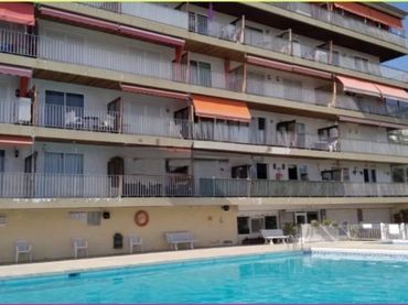 Apartamento con piscina en venta en Avenida doctor Fleming 36