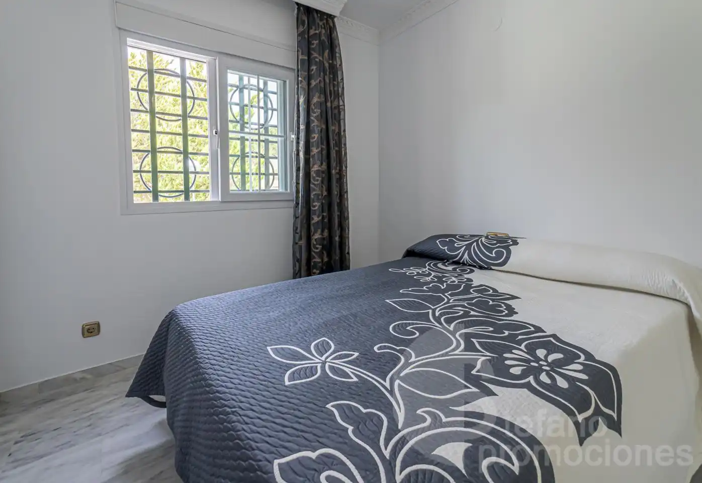 Habitación de Casa adosada en venta en Málaga con Aire acondicionado, Calefacción y Jardín privado