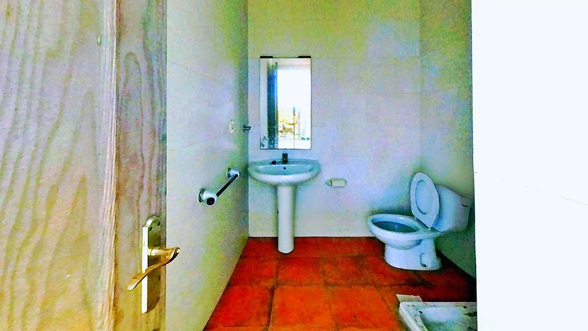 Bany de Local en venda en Florida - Ciudad de Asís