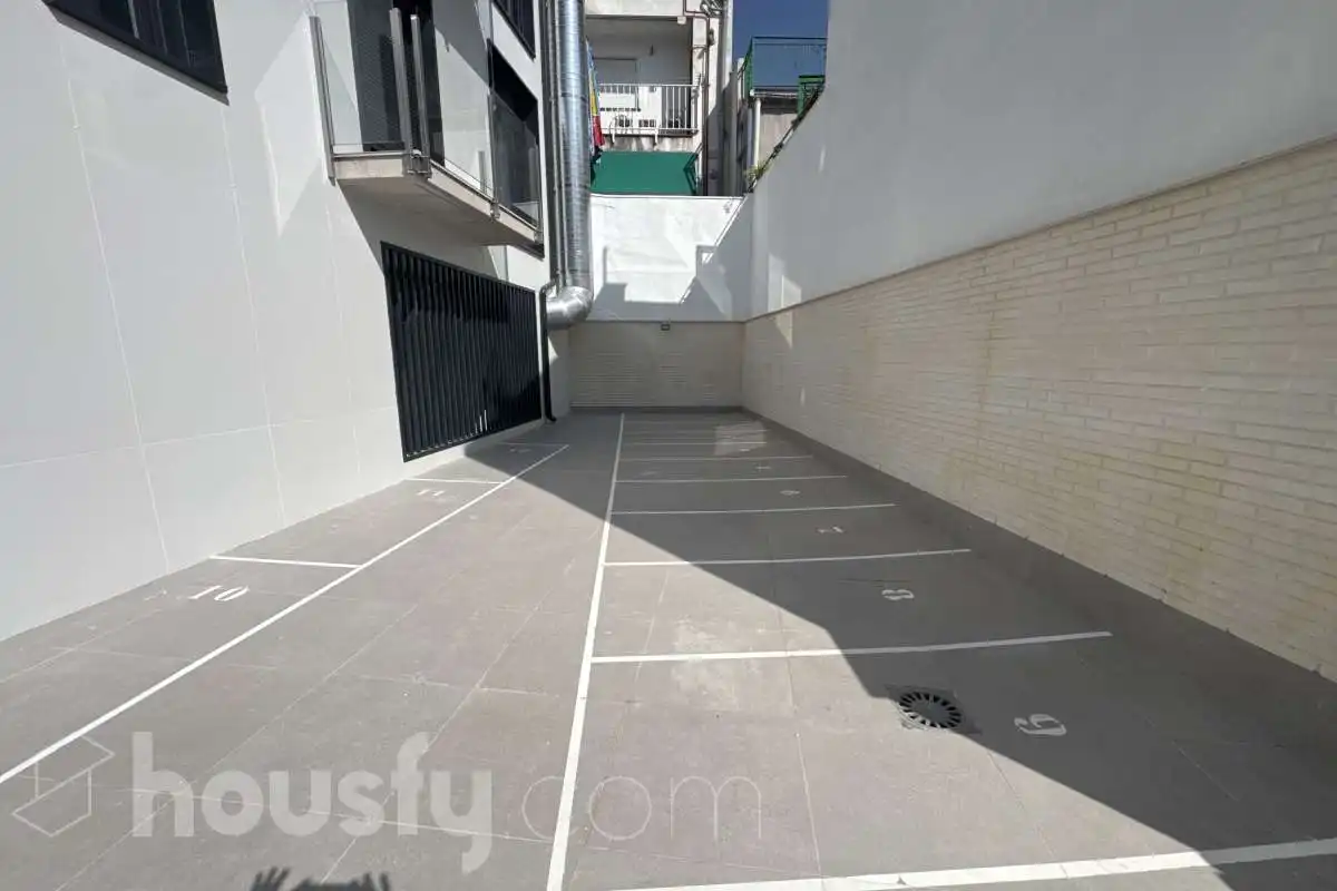 Parkplatz von Wohnung zur Miete in Madrid mit Klimaanlage, Heizung und Abstellraum