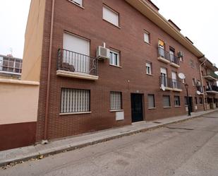 Vista exterior de Pis en venda en Torrelaguna amb Calefacció, Parquet i Internet