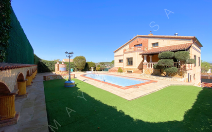 Swimming pool of House or chalet for sale in Olèrdola  with Air Conditioner, Heating and Private garden