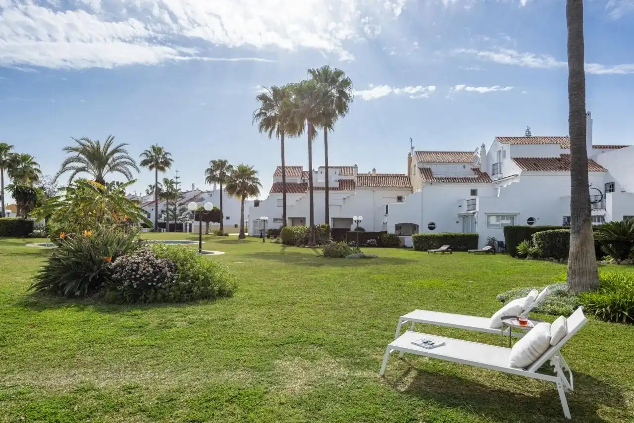 Casa a schiera con terrazza in vendita a Estepona Pueblo, imagen 2