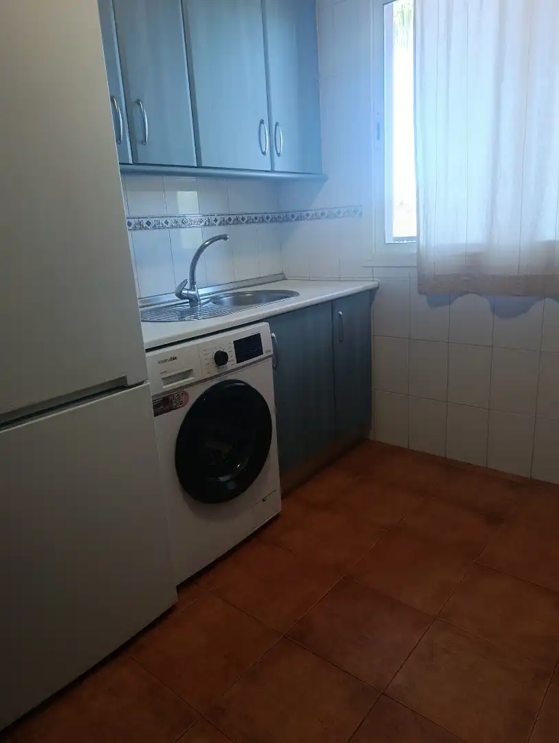 Cocina de Piso de alquiler en Dos Hermanas con Aire acondicionado, Terraza y Amueblado