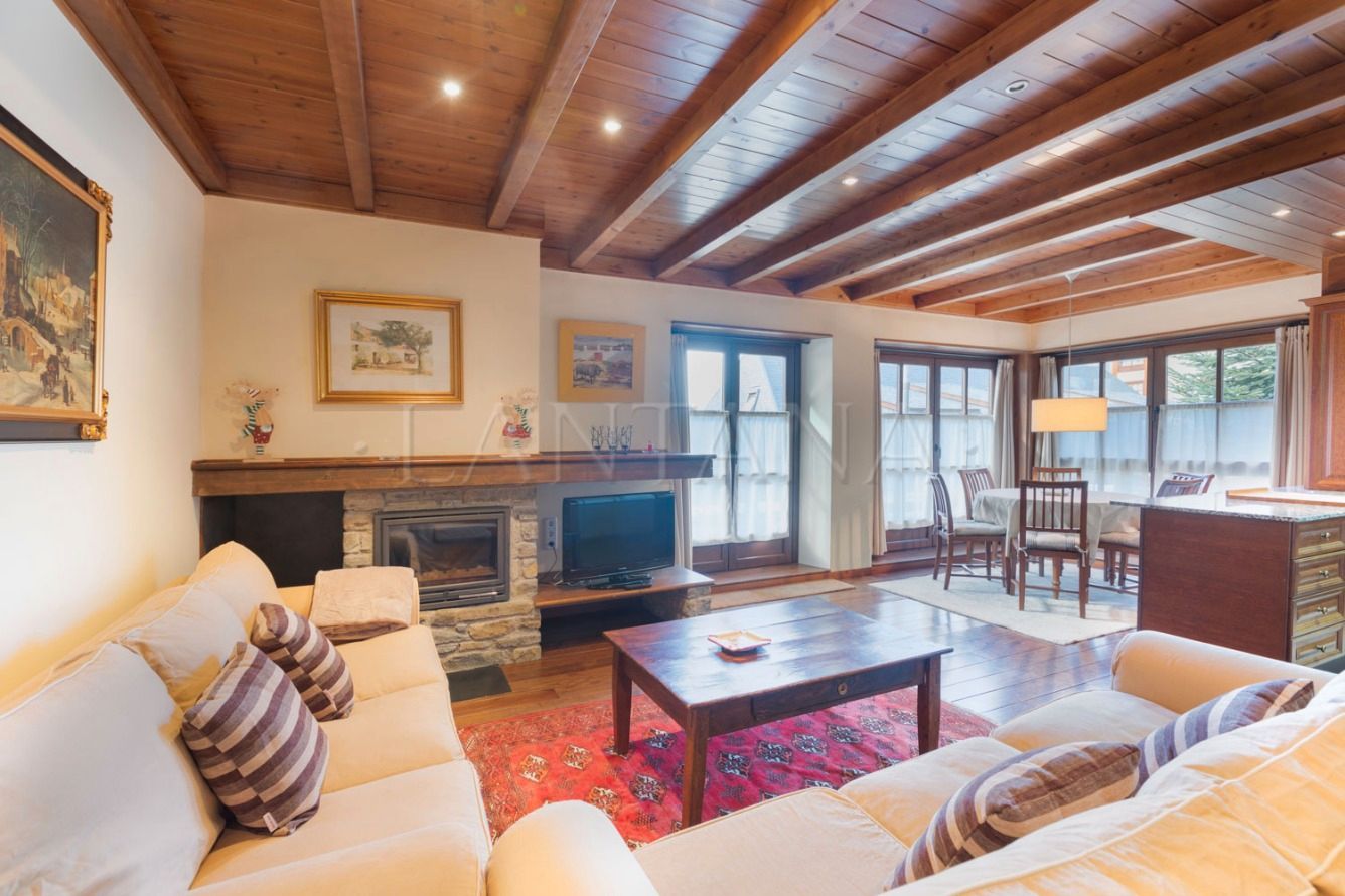 Living room of Duplex for sale in Naut Aran  with Heating, Parquet flooring and Terrace