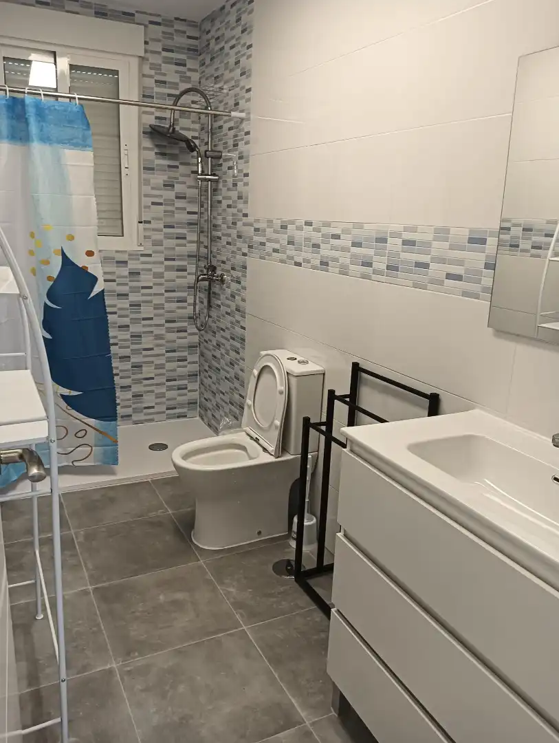 Badezimmer von Wohnung zur Miete in Pinos Puente mit Möbliert