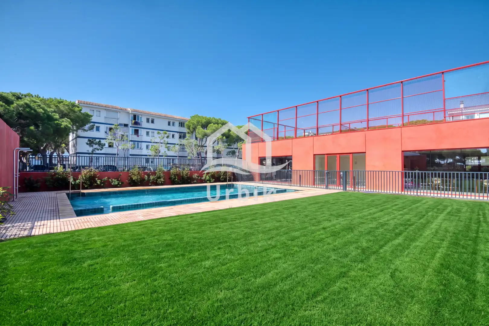 Piscina de Piso en venta en Castell d'Aro, Platja d'Aro i s'Agaró con Aire acondicionado, Jardín privado y Terraza