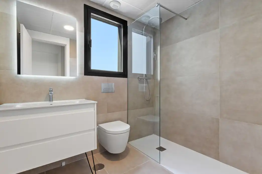 Baño de Ático en venta en Torremolinos con Aire acondicionado, Terraza y Trastero