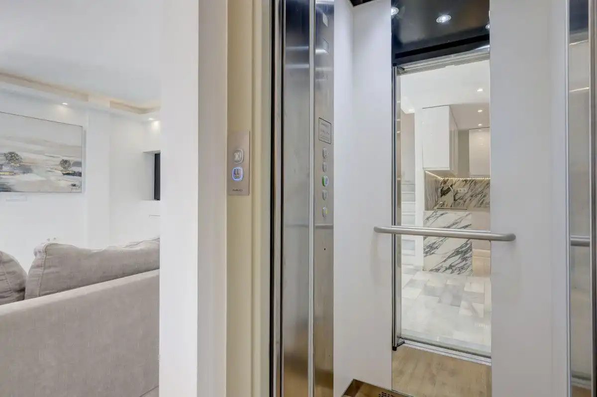 Casa o chalet en venta en Estepona con Terraza, Piscina y Balcón