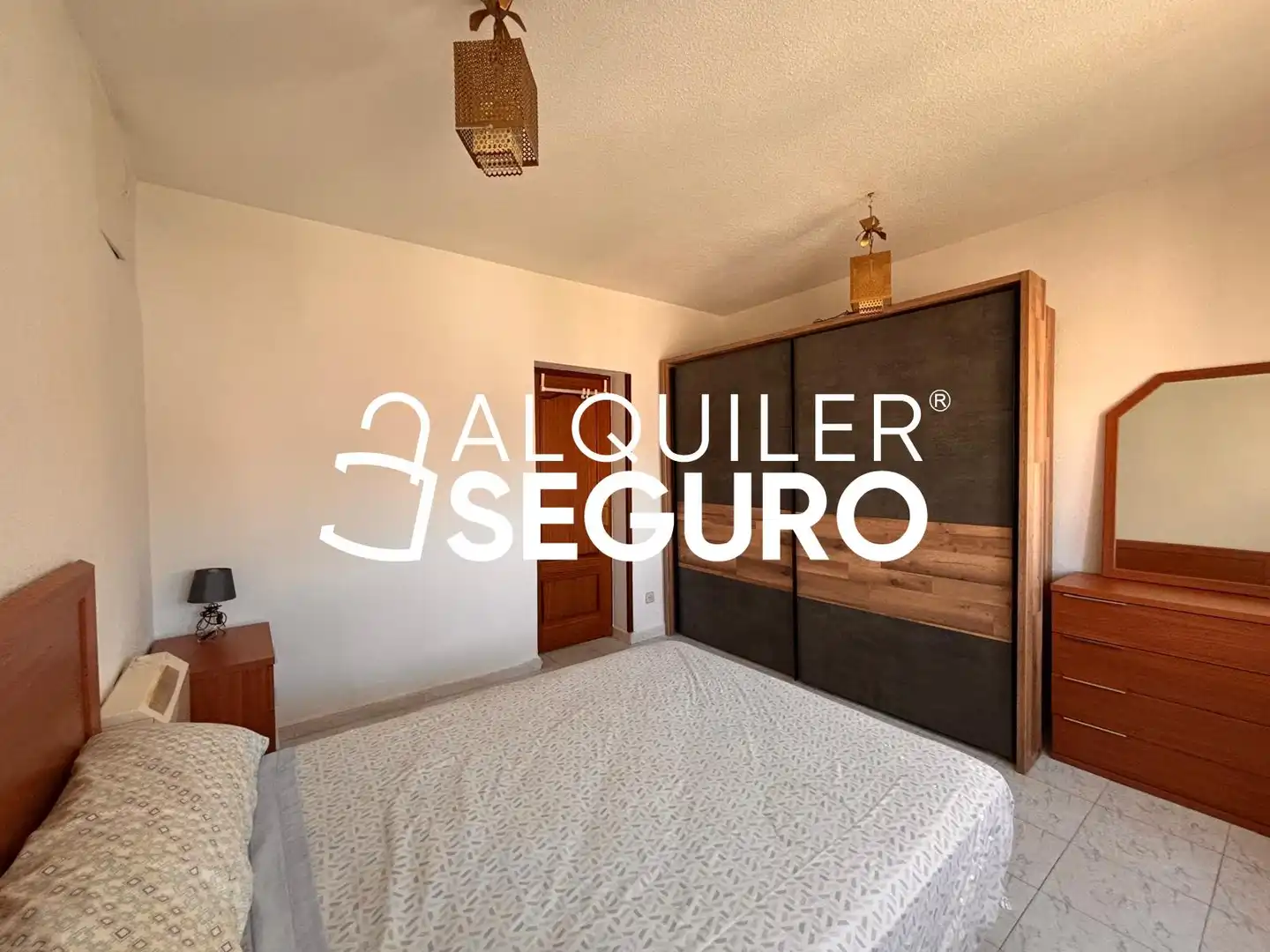 Bedroom of Flat for rent in Madrid  with Air Conditioner, Heating and Furnished