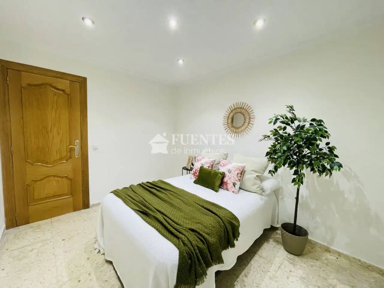 Habitación de Piso en venta en Alicante / Alacant con Aire acondicionado y Terraza