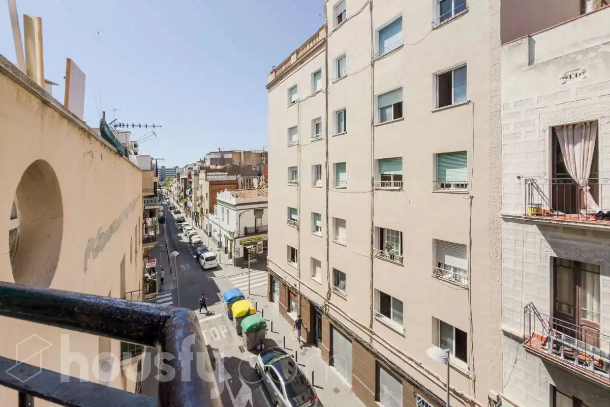 Vista exterior de Pis en venda en Badalona amb Aire condicionat, Terrassa i Balcó