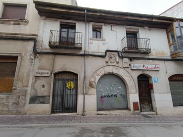 Local comercial en venda a Calle Santa Marina 3