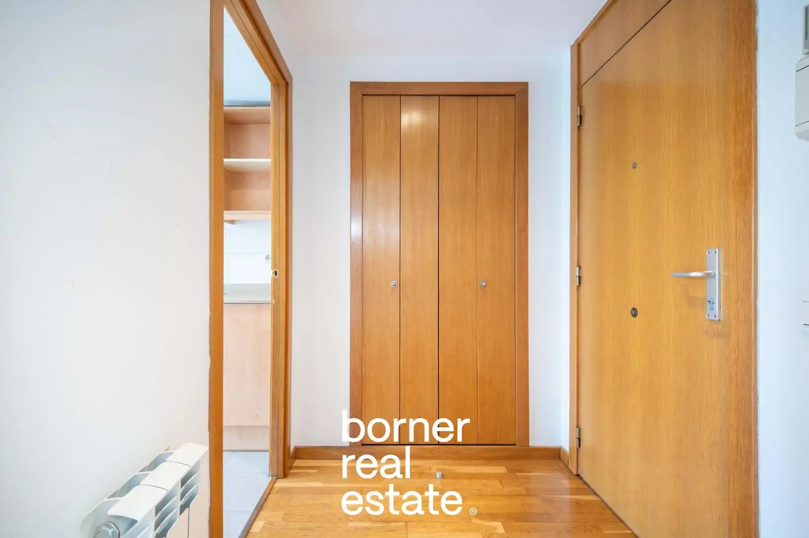 Vista exterior de Piso en venta en Sant Cugat del Vallès con Aire acondicionado, Calefacción y Jardín privado