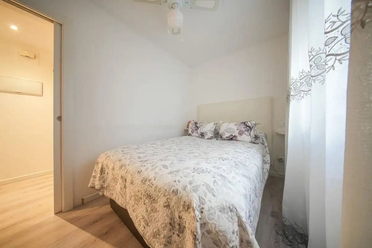 Habitación de Planta baja en venta en Alovera con Aire acondicionado, Calefacción y Jardín privado