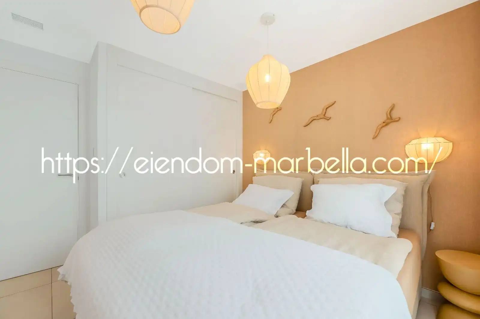 Habitación de Apartamento en venta en Marbella con Aire acondicionado, Terraza y Amueblado