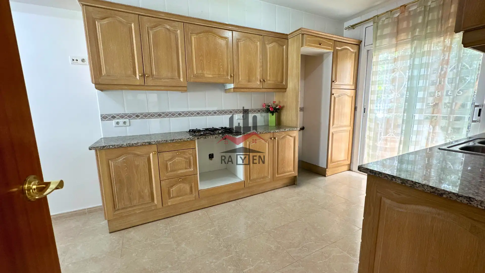 Houses for sale in del Poeta Apel·les Mestres, Poble Nou - Olivar Gran