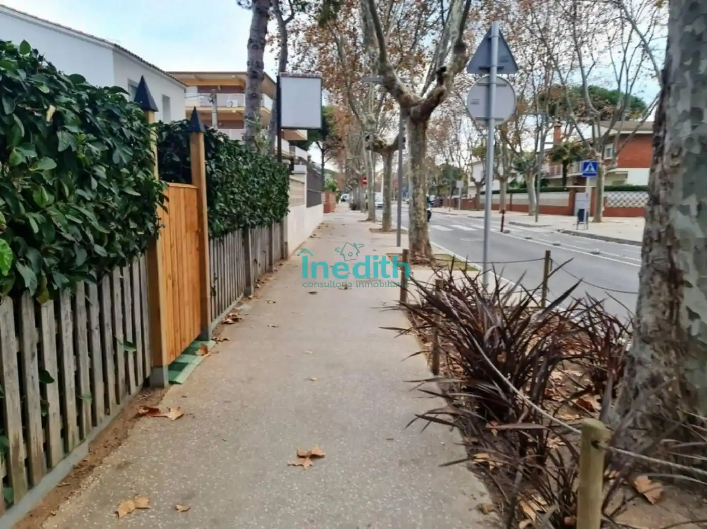 Vista exterior de Local en venta en Castelldefels con Terraza